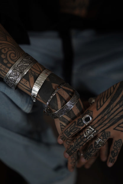 Ornamental Texture Bangle